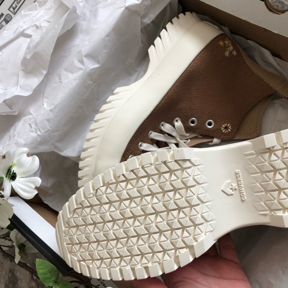 Chuck Taylor All Star Lugged Platform 2.0 Autumn Floral Embroidery - Picture 6 of 9